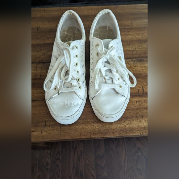 Keds Shoes - Size 9 women's Kickstart white  perforated leather Keds. Very good condition.